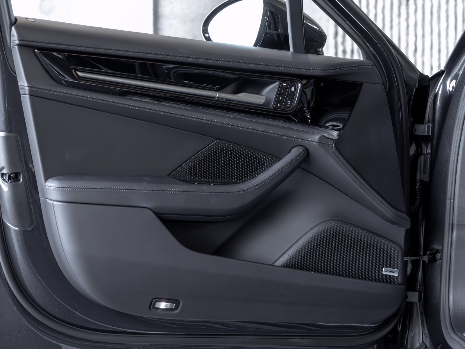 Certified 2024 Porsche Panamera 4 AWD/4WD image 21