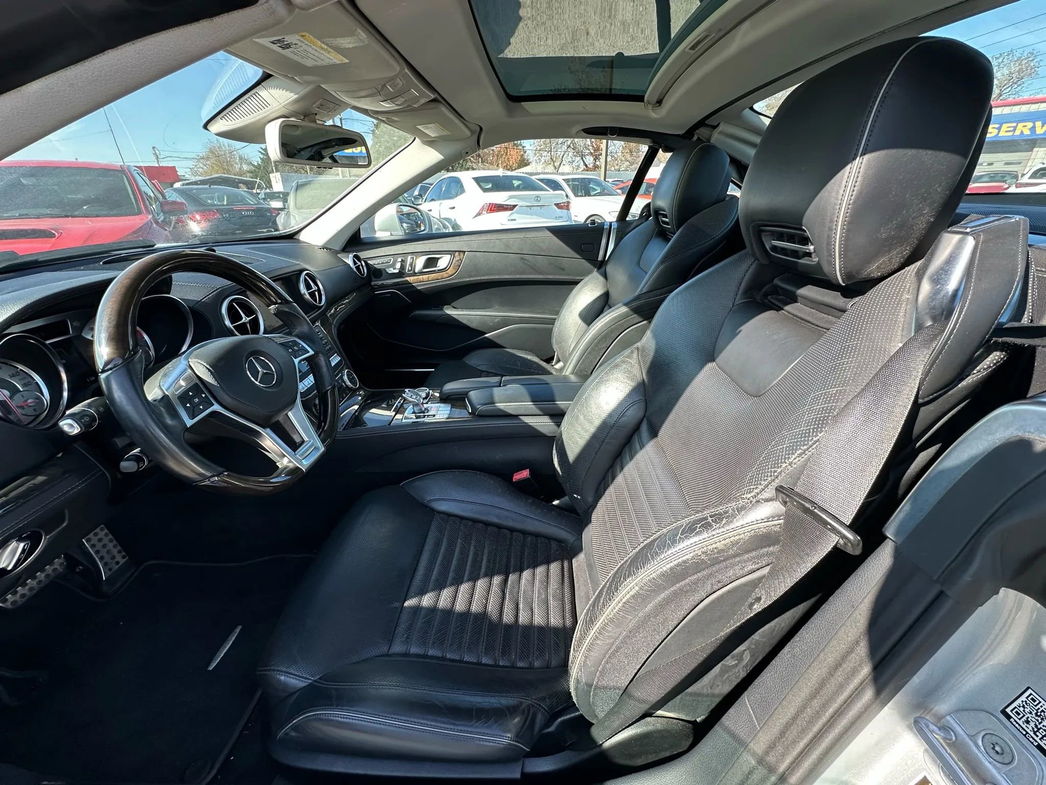 Used 2015 Mercedes-Benz SL 550 w/ Driver Assistance Package image 19