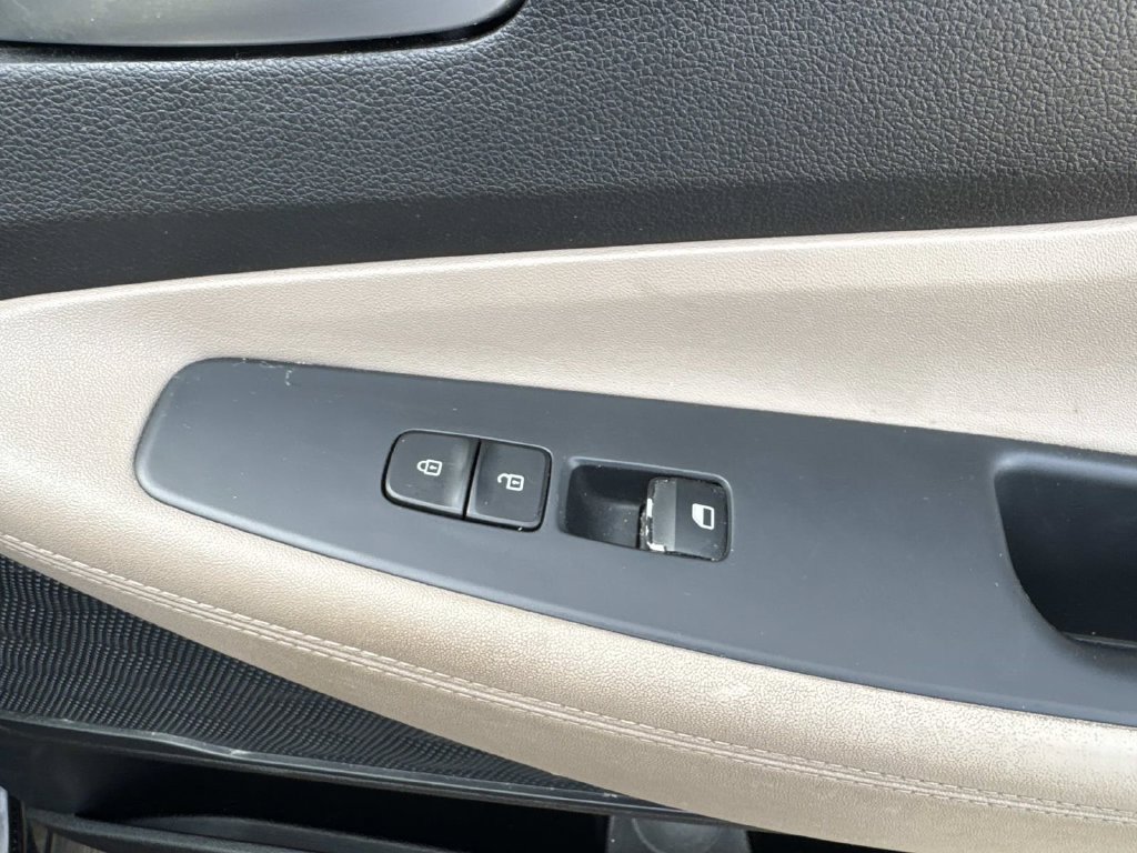 Used 2022 Hyundai Santa Fe SE FWD image 19