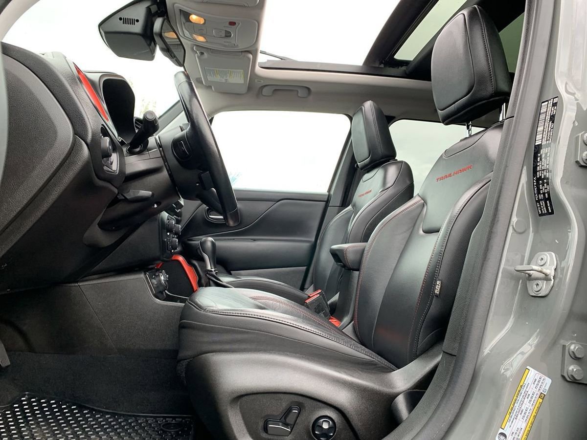 Used 2021 Jeep Renegade Trailhawk w/ Sun & Sound Group image 28
