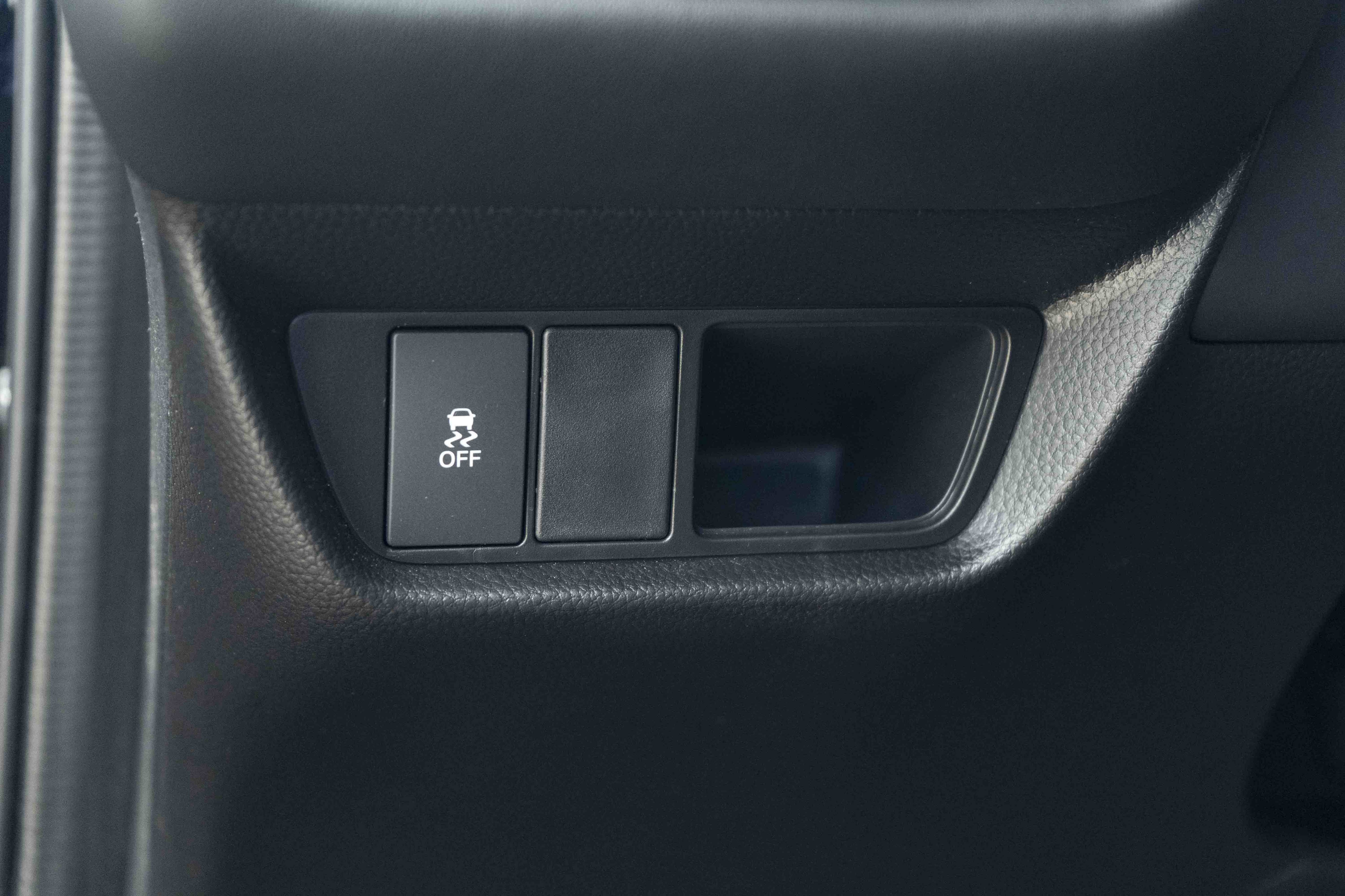 Certified 2026 Honda HR-V LX image 39