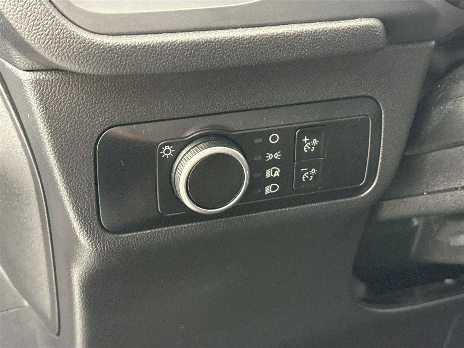 Used 2025 Ford Escape ST-Line FWD image 13