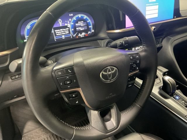 Used 2023 Toyota Crown AWD/4WD image 23
