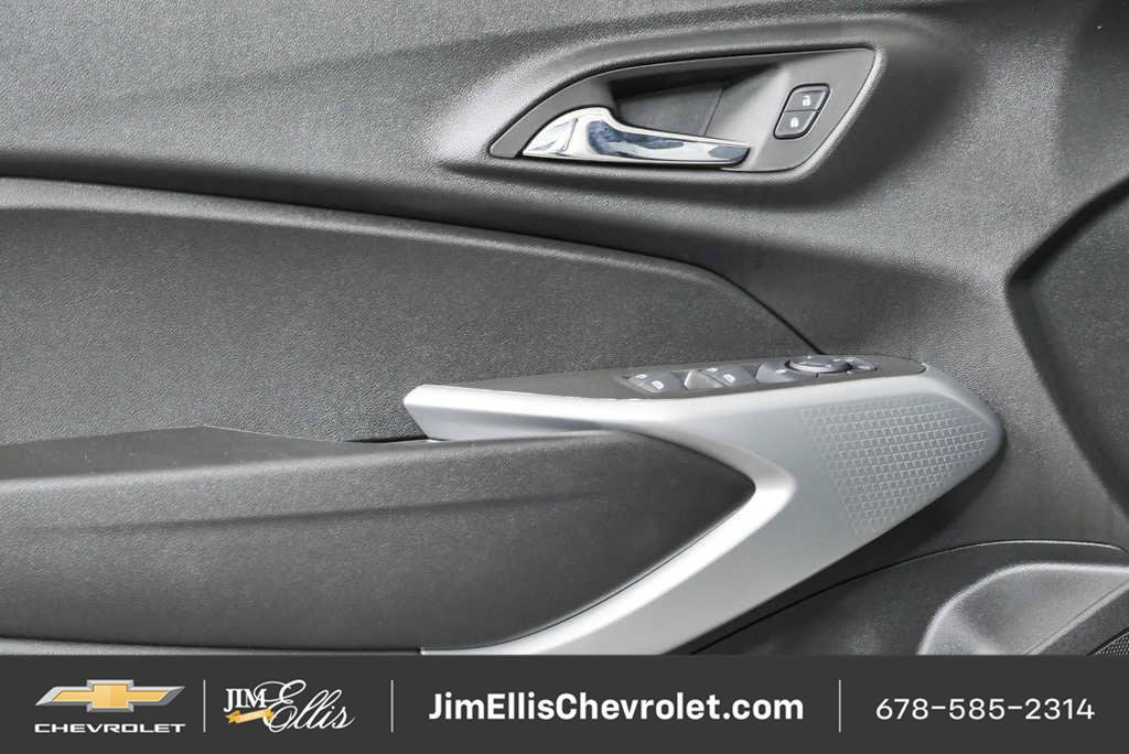 New 2026 Chevrolet Trax RS w/ Sunroof Package FWD image 6