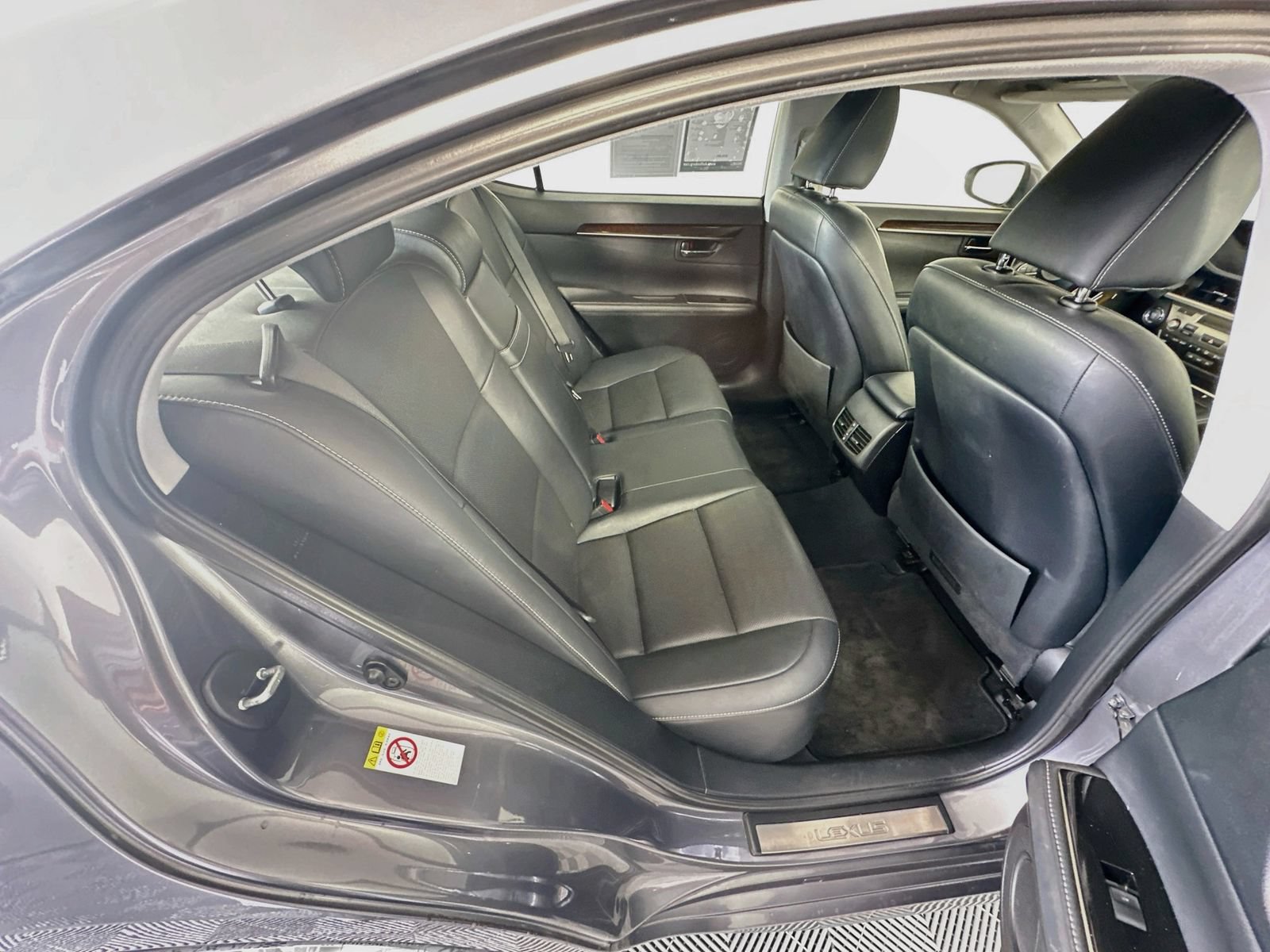 Used 2016 Lexus ES 350 w/ Premium Package w/Wood Trim FWD image 26