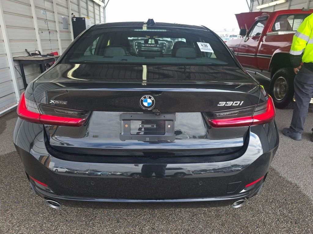 Used 2025 BMW 330i xDrive 330i xDrive w/ Convenience Package image 3