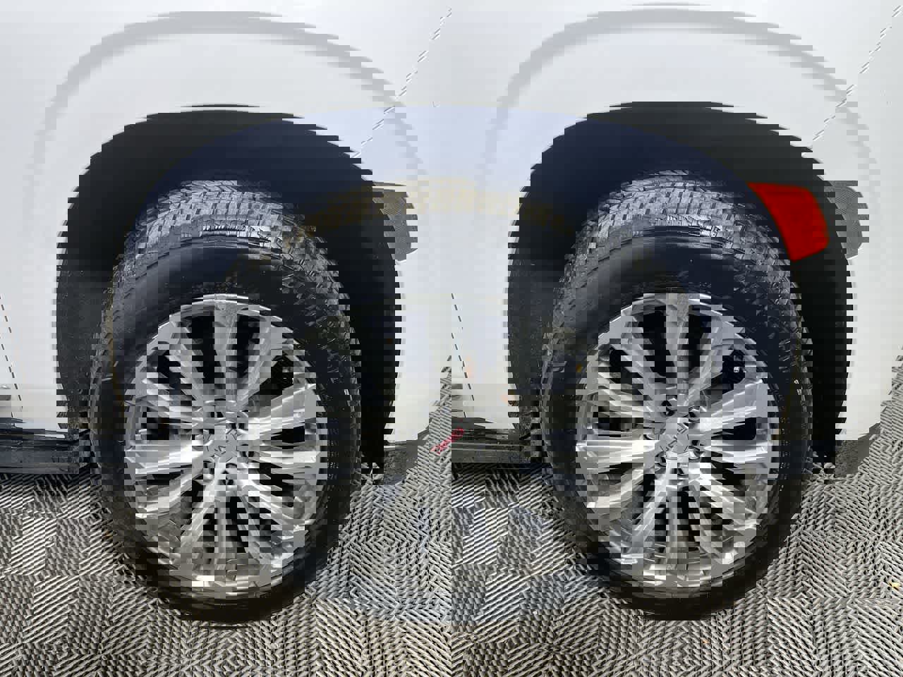 Used 2023 GMC Yukon XL Denali image 10