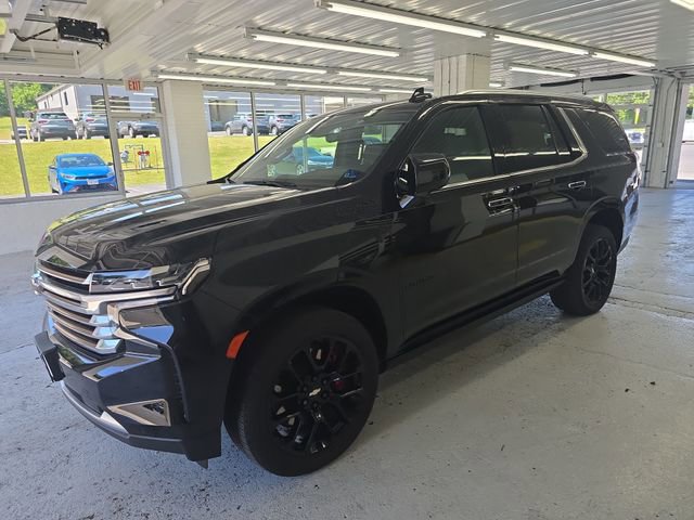 Used 2024 Chevrolet Tahoe High Country w/ Advanced Technology Package AWD/4WD image 2