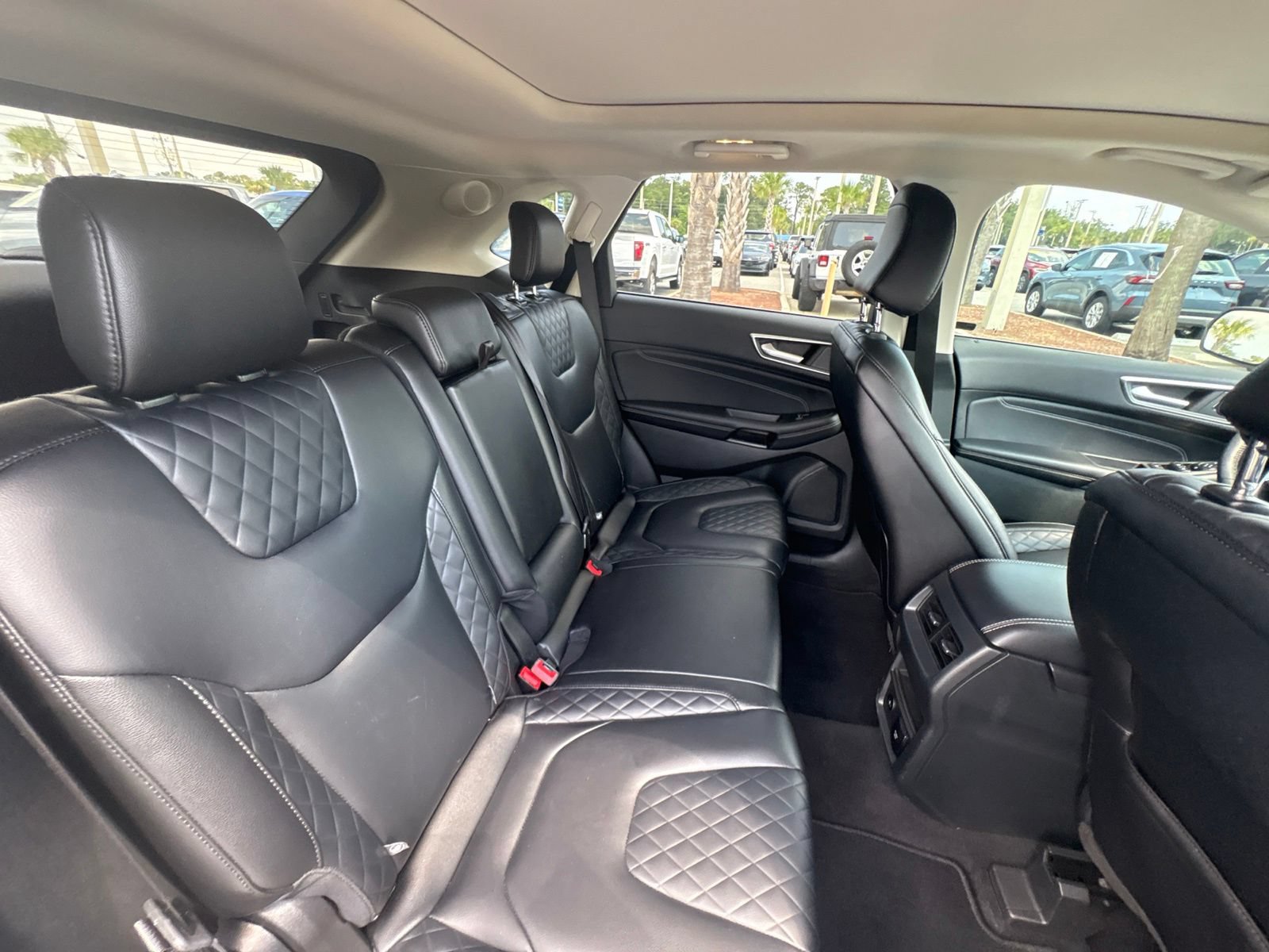 Used 2023 Ford Edge Titanium AWD/4WD image 18