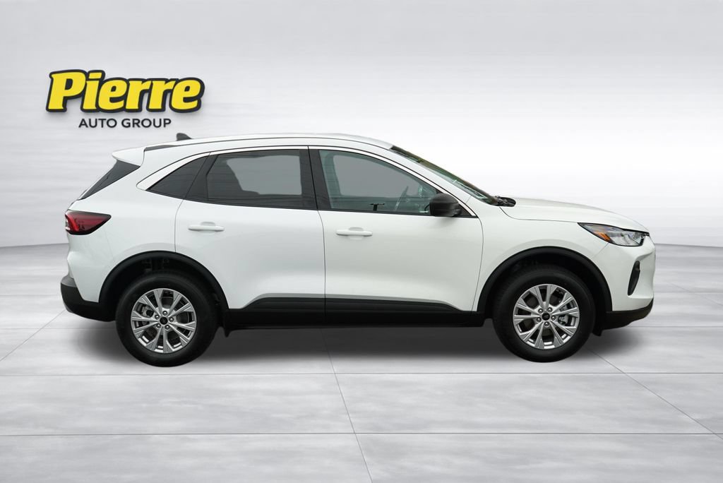 Used 2024 Ford Escape Active w/ Tech Pack #1 AWD/4WD image 3