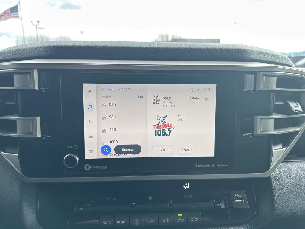 Used 2022 Toyota Tundra SR5 w/ SR5 Convenience Package image 3