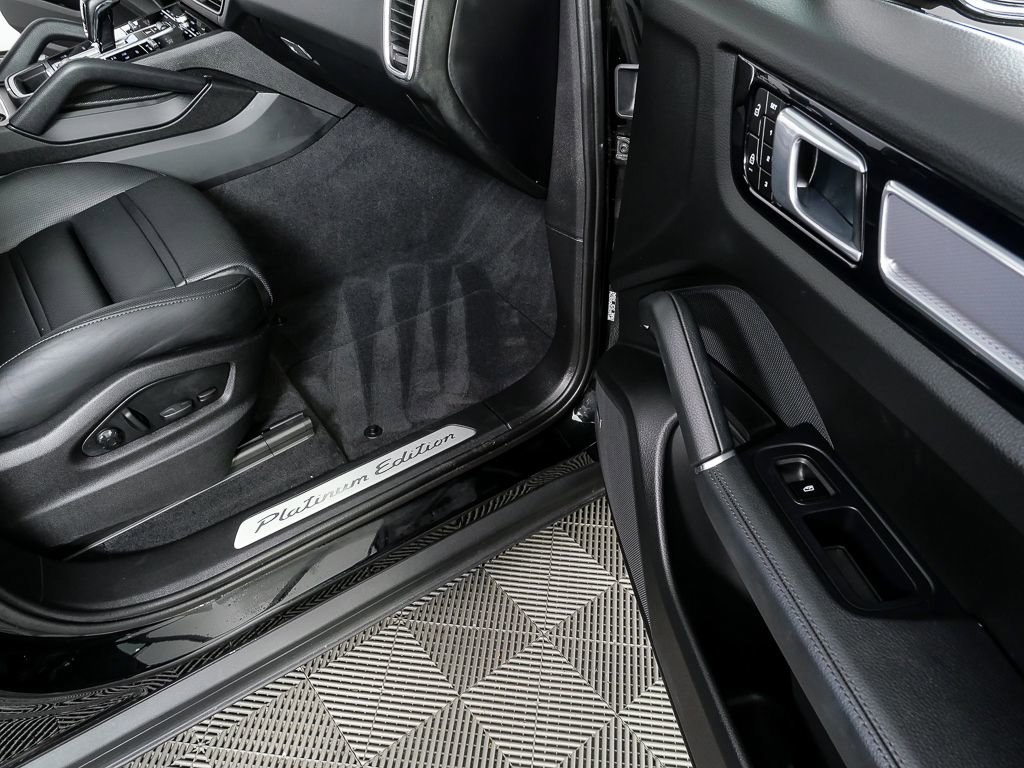 Certified 2022 Porsche Cayenne image 27