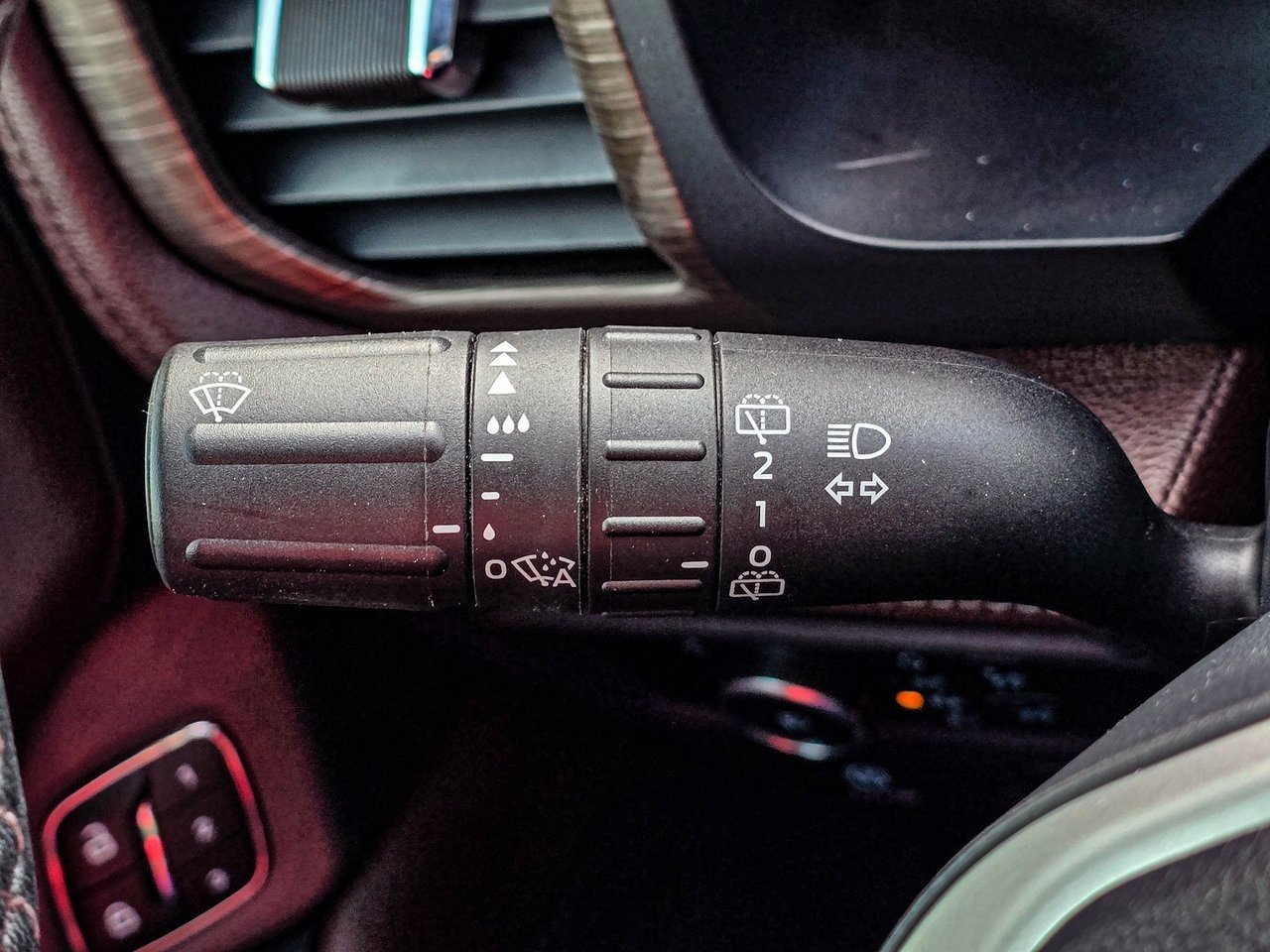 Used 2024 Ford Expedition Max Limited image 25