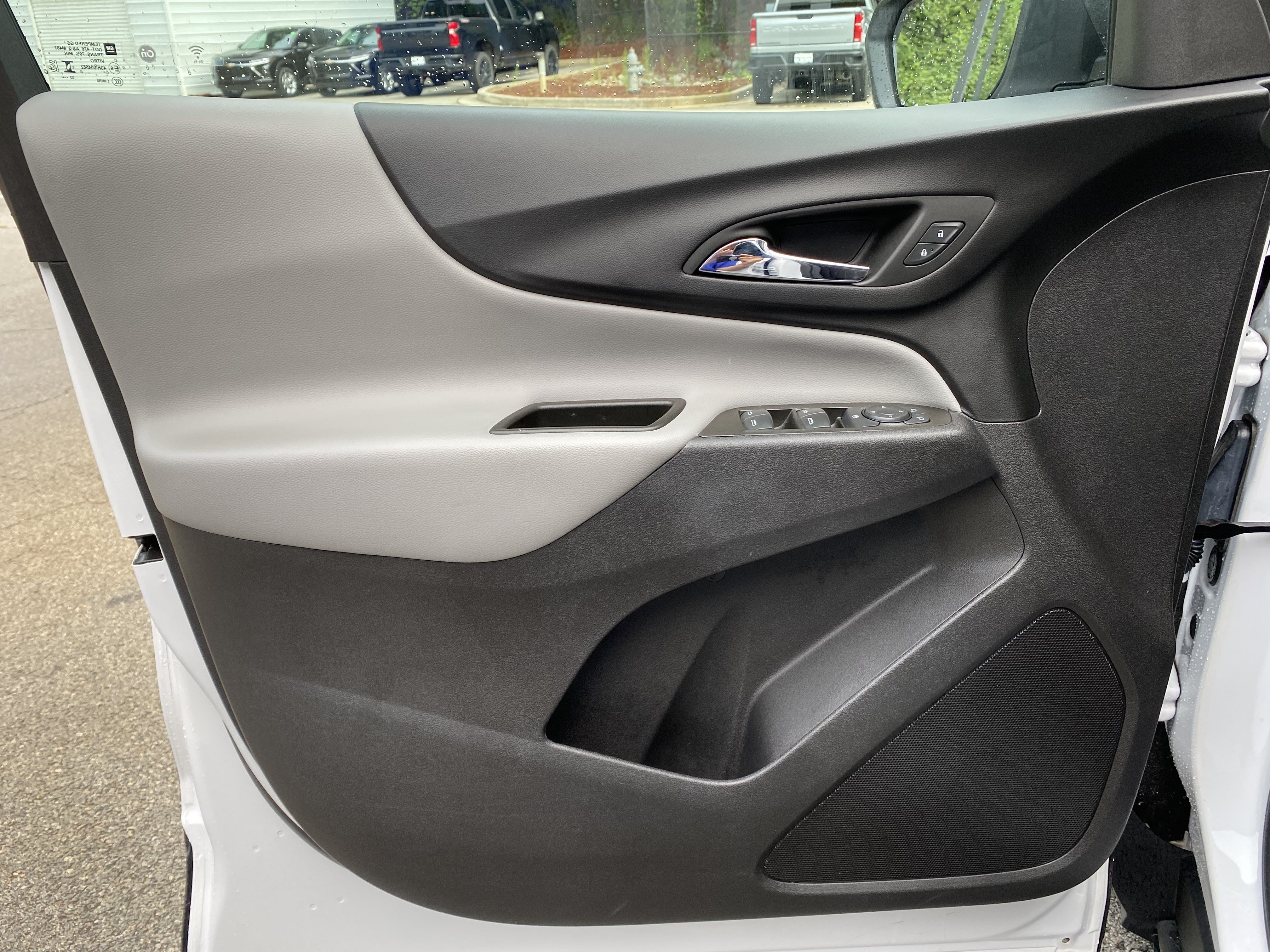 Used 2024 Chevrolet Equinox LS FWD image 15