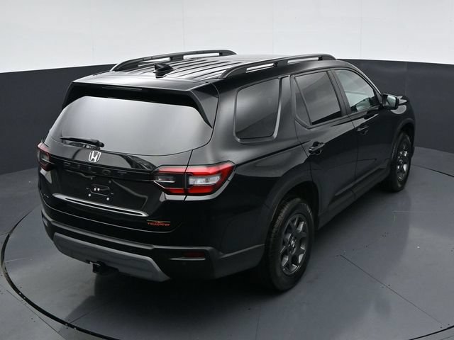 Used 2025 Honda Pilot TrailSport image 33