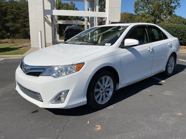 Used 2014 Toyota Camry XLE w/ Leather Package FWD image 2