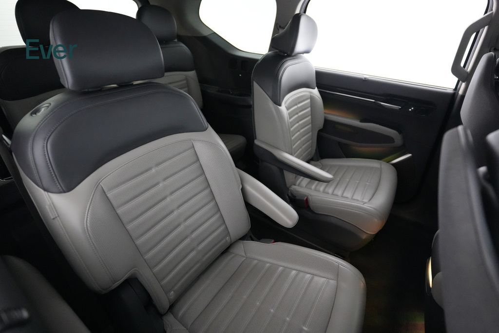 Used 2024 Kia EV9 Land AWD/4WD image 5