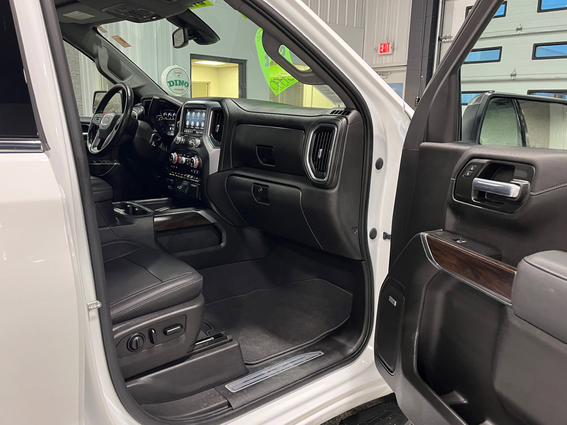 Certified 2021 GMC Sierra 1500 SLT w/ SLT Premium Plus Package image 10