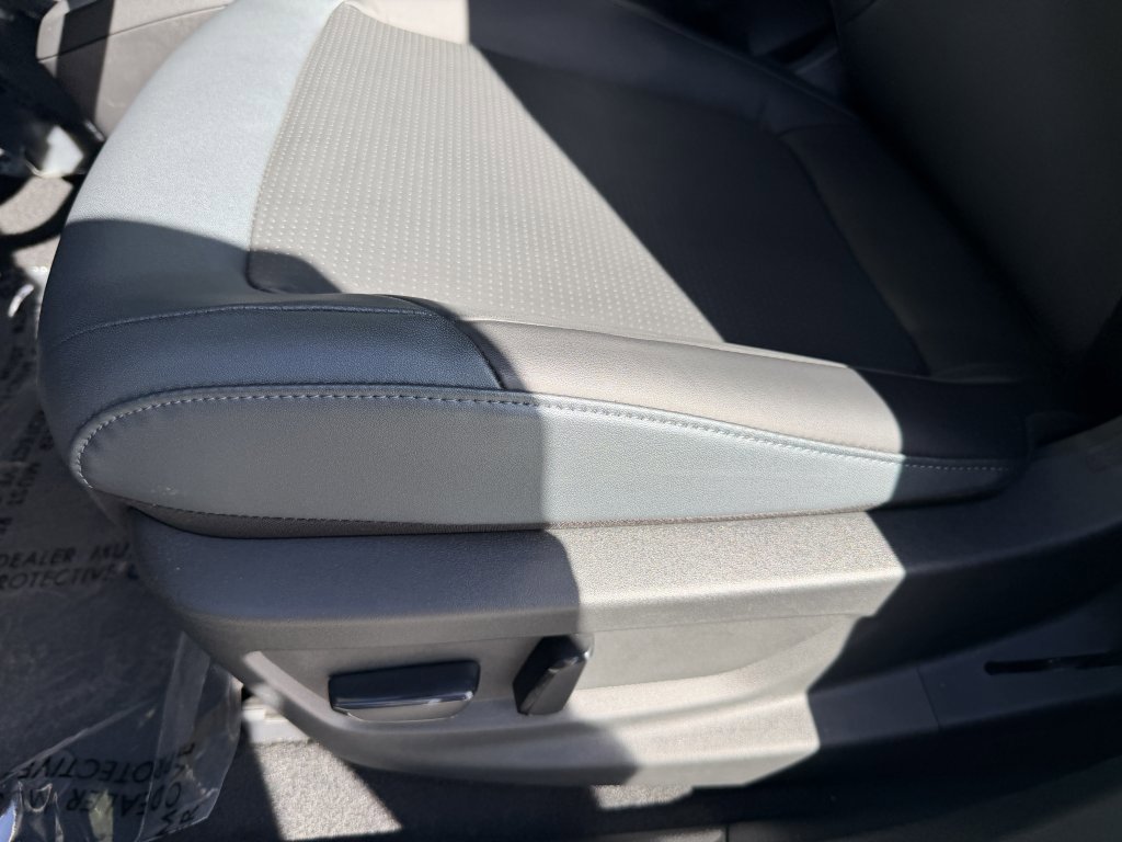 Used 2026 Nissan Leaf SV+ w/ Floor Mat Package (SV+) FWD image 29