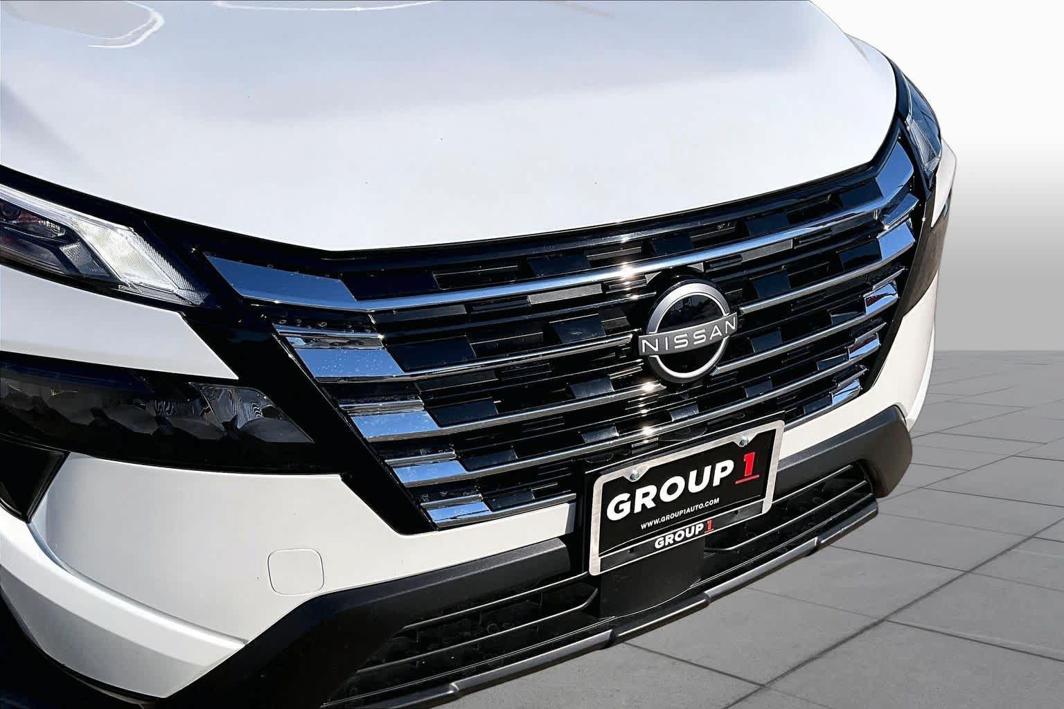 Certified 2026 Nissan Rogue SV FWD image 30