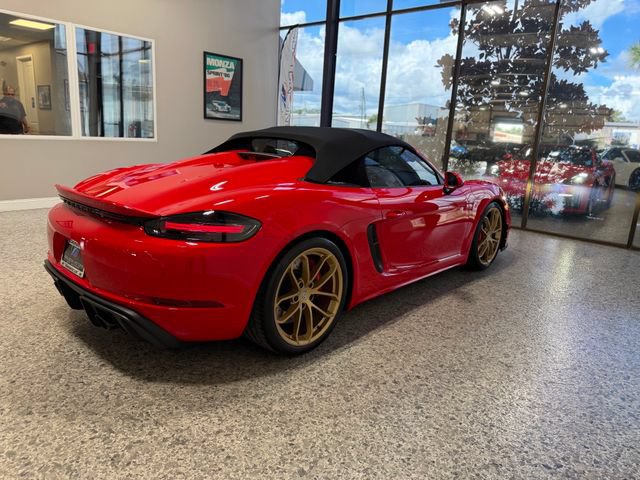 Used 2022 Porsche 718 Boxster Spyder RWD image 46