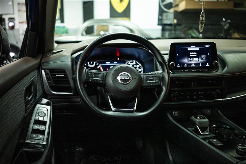 Used 2023 Nissan Rogue S image 15