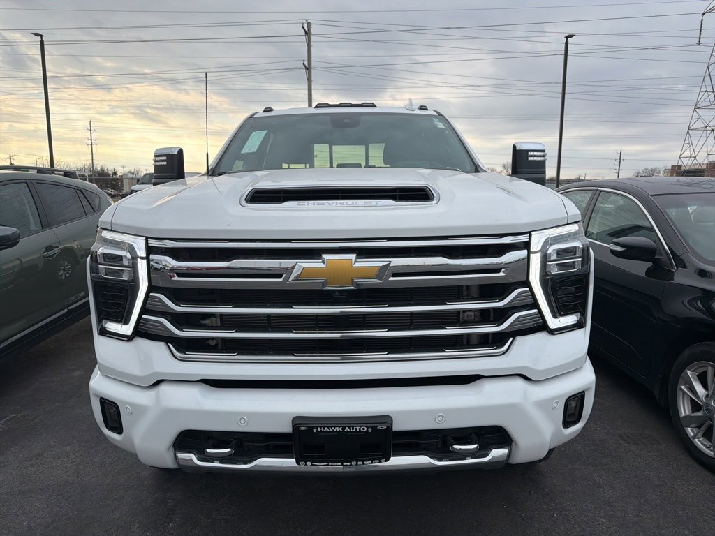 Used 2024 Chevrolet Silverado 3500 High Country w/ High Country Premium Package image 2
