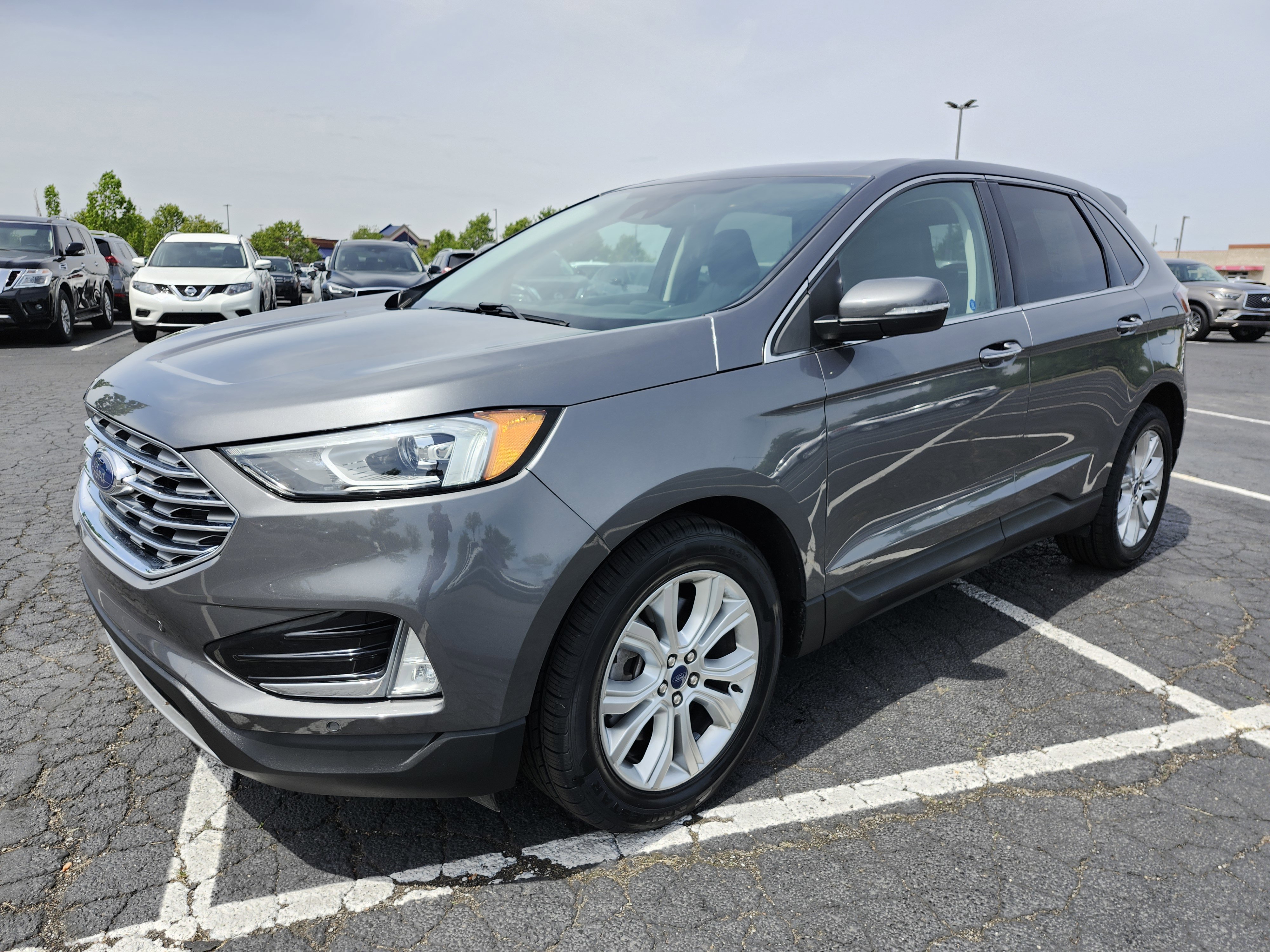 Used 2022 Ford Edge Titanium AWD/4WD image 12