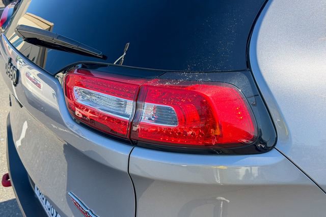 Used 2018 Jeep Cherokee Trailhawk w/ Quick Order Package 27L image 7