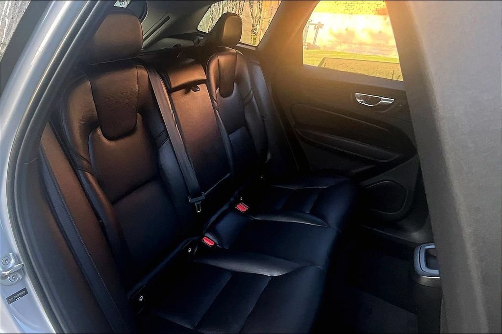 Certified 2023 Volvo XC60 B5 Plus w/ Climate Package AWD/4WD image 37