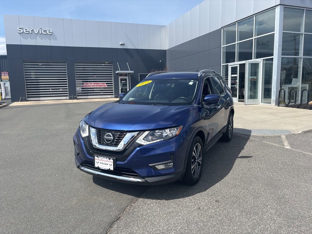 Used 2019 Nissan Rogue SV w/ Sun & Sound Touring Package image 3