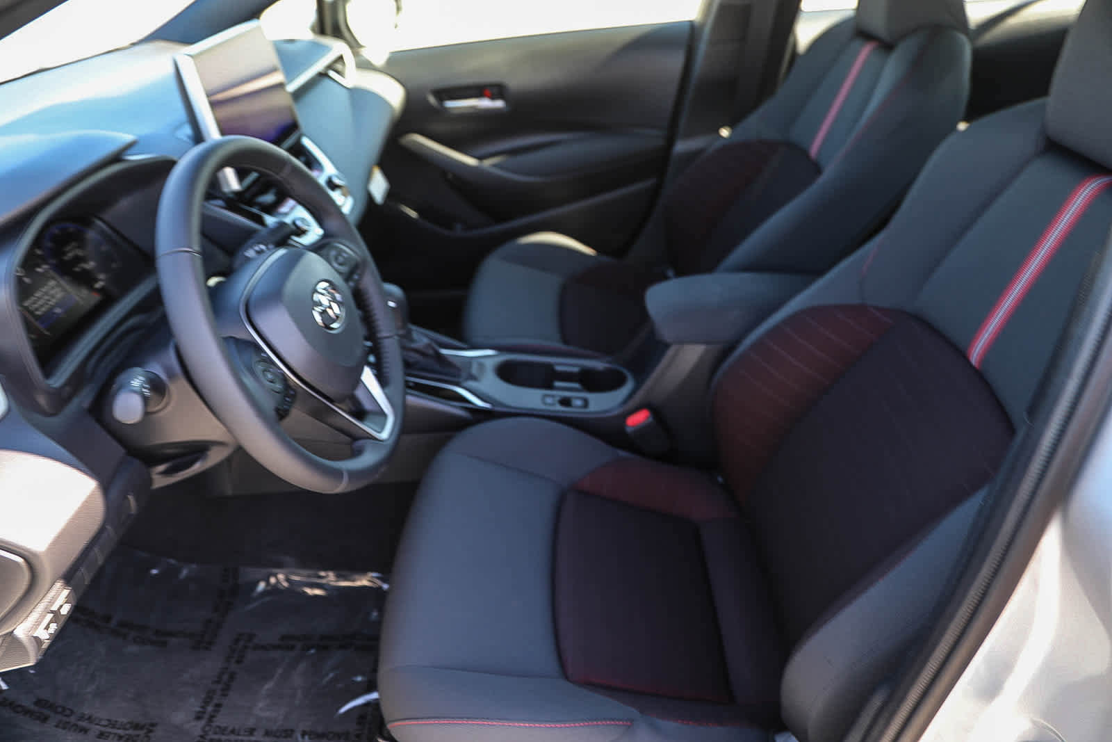 Used 2026 Toyota Corolla SE w/ SE Package FWD image 17