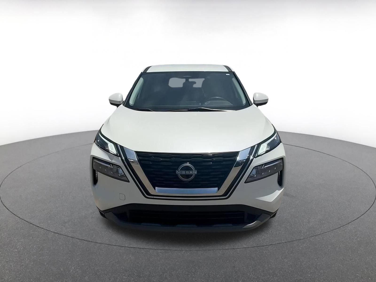 Used 2023 Nissan Rogue SV image 4