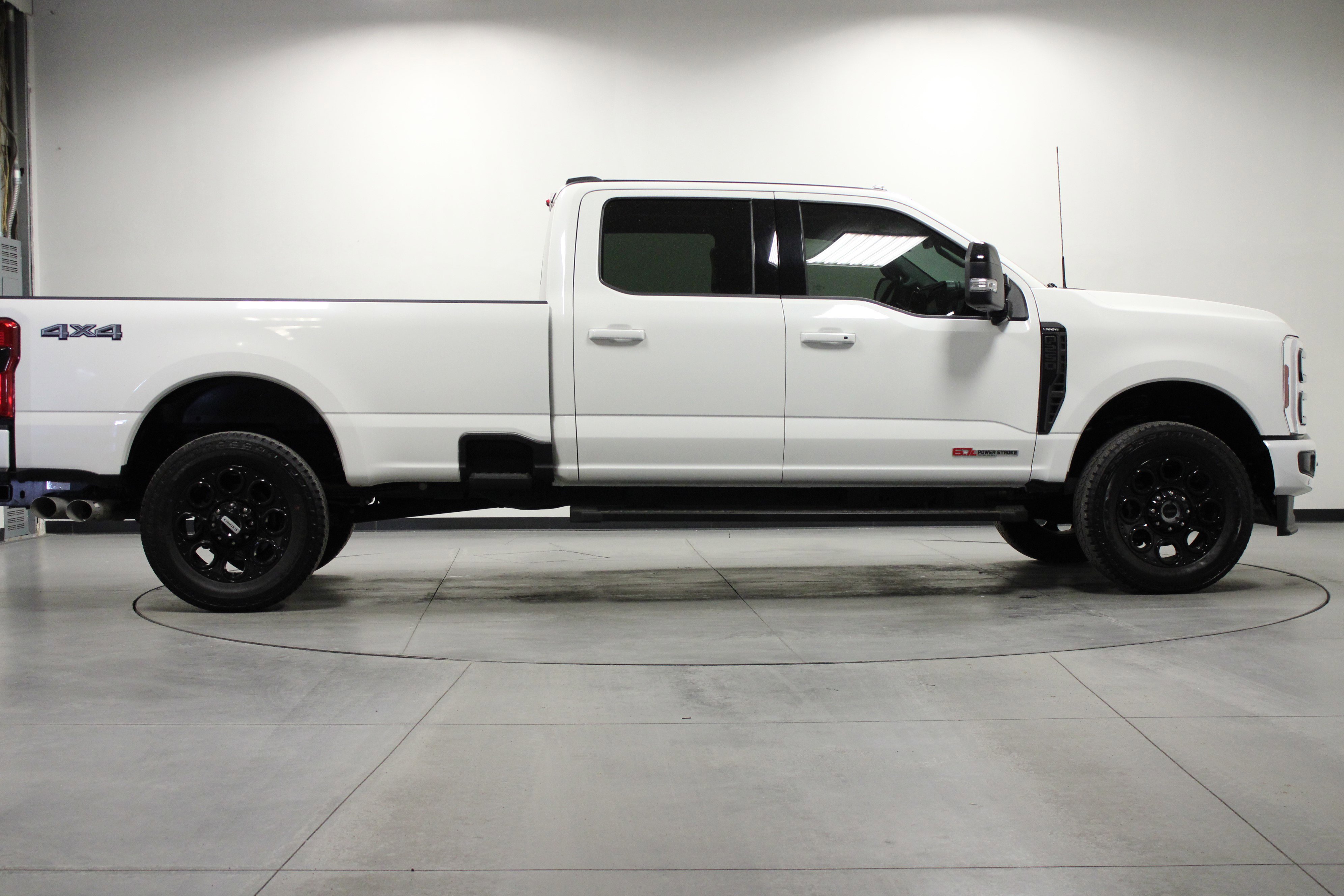 Used 2024 Ford F250 Lariat w/ Lariat Ultimate Package image 3