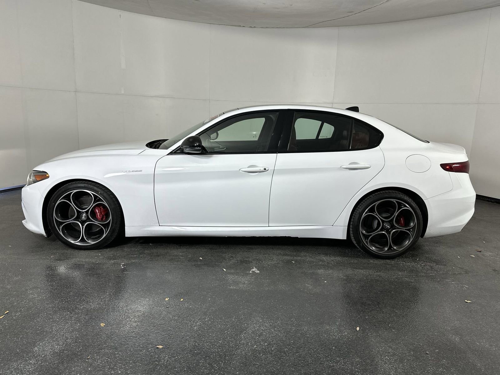Used 2023 Alfa Romeo Giulia Veloce image 8