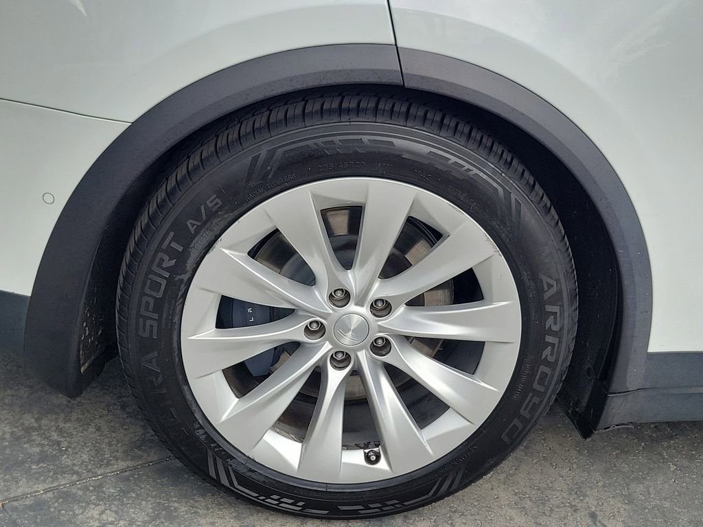 Used 2018 Tesla Model X 75D AWD/4WD image 6
