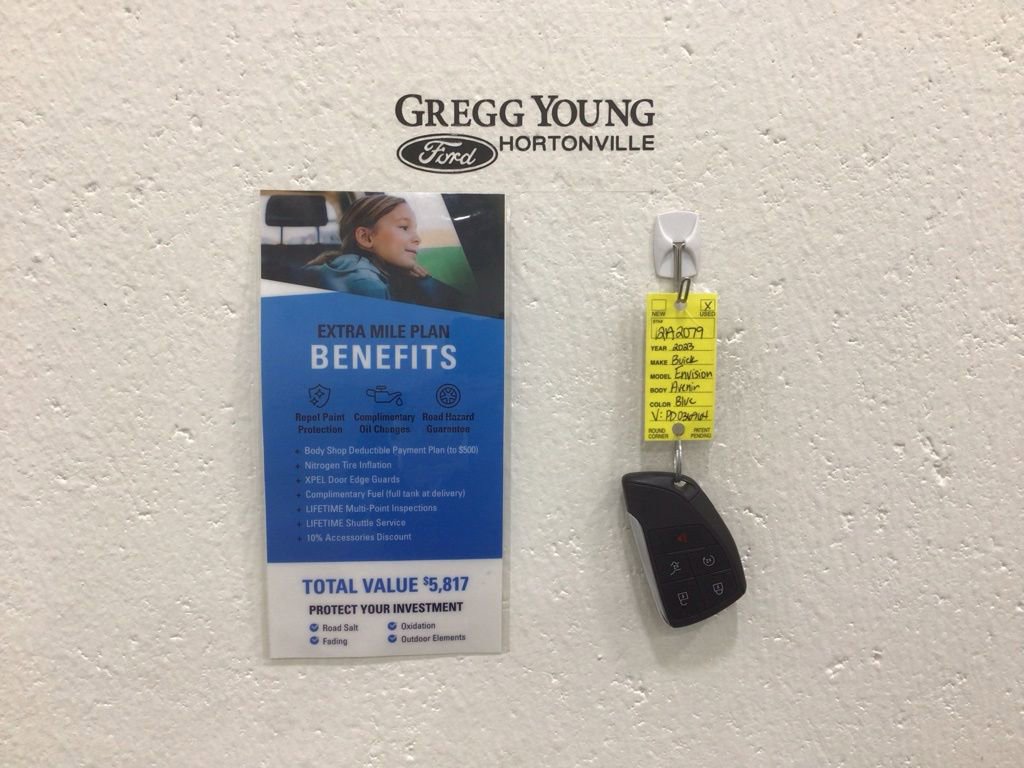 Used 2023 Buick Envision Avenir image 35