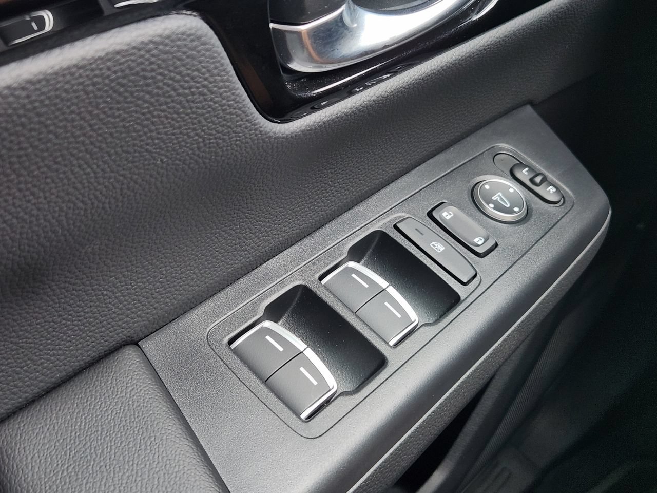 Used 2026 Honda CR-V EX-L image 21