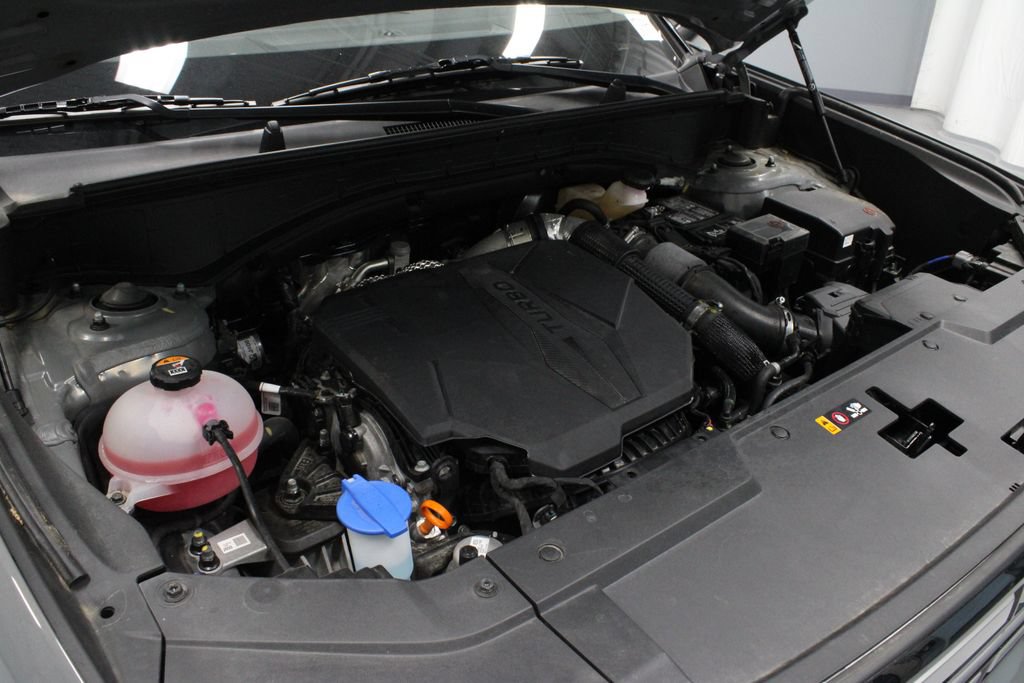 Used 2025 Hyundai Santa Fe SE AWD/4WD image 15