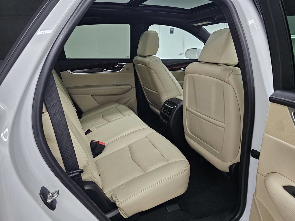 Certified 2017 Cadillac XT5 Premium Luxury w/ Advanced Security Package AWD/4WD image 27
