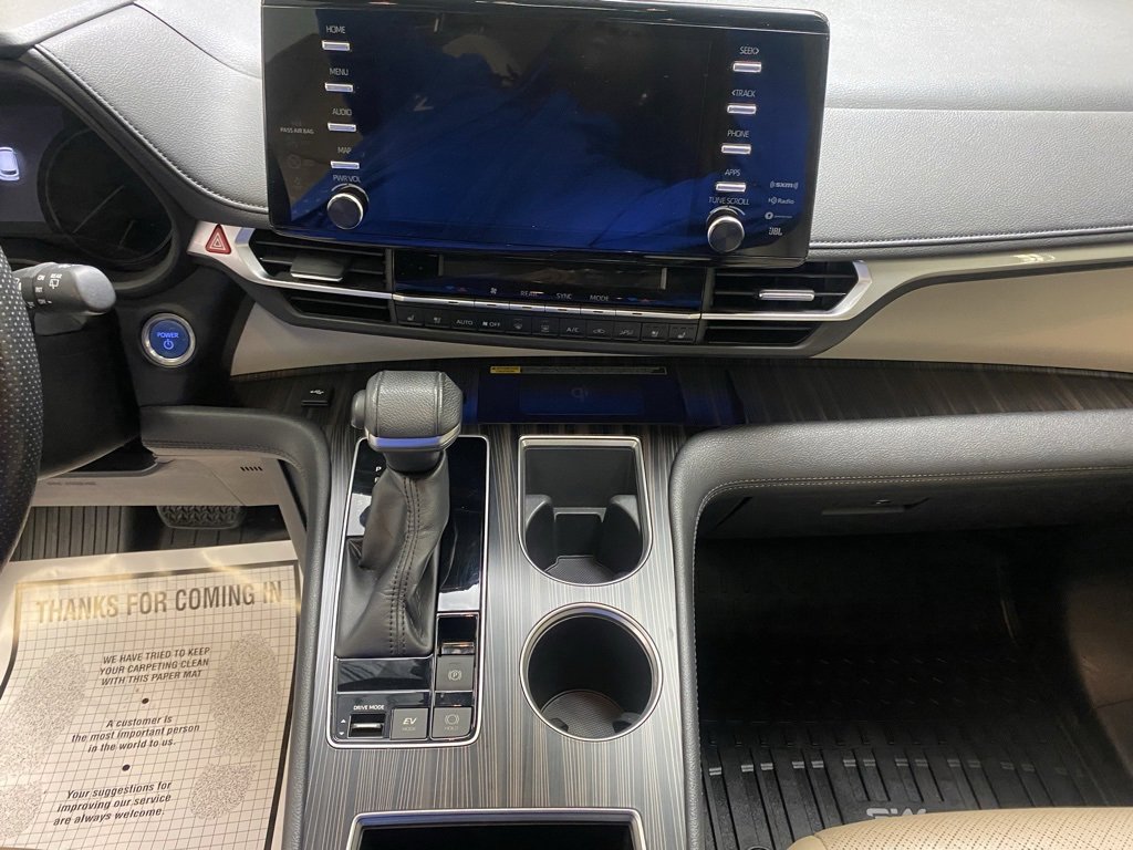Used 2022 Toyota Sienna Limited image 33