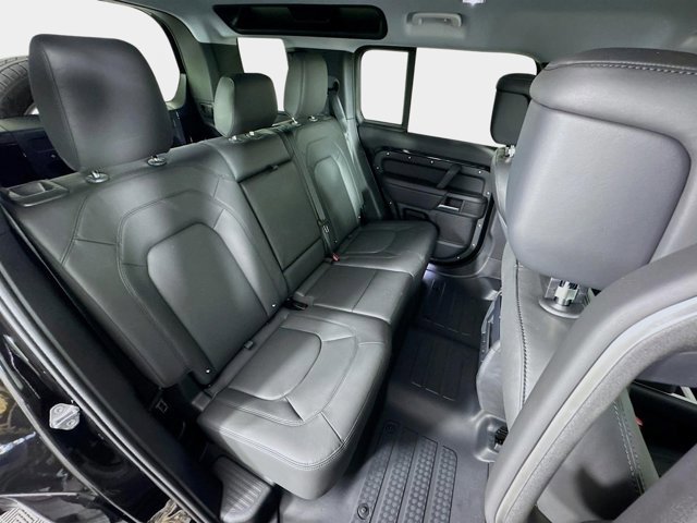 Certified 2025 Land Rover Defender 110 X-Dynamic SE AWD/4WD image 29
