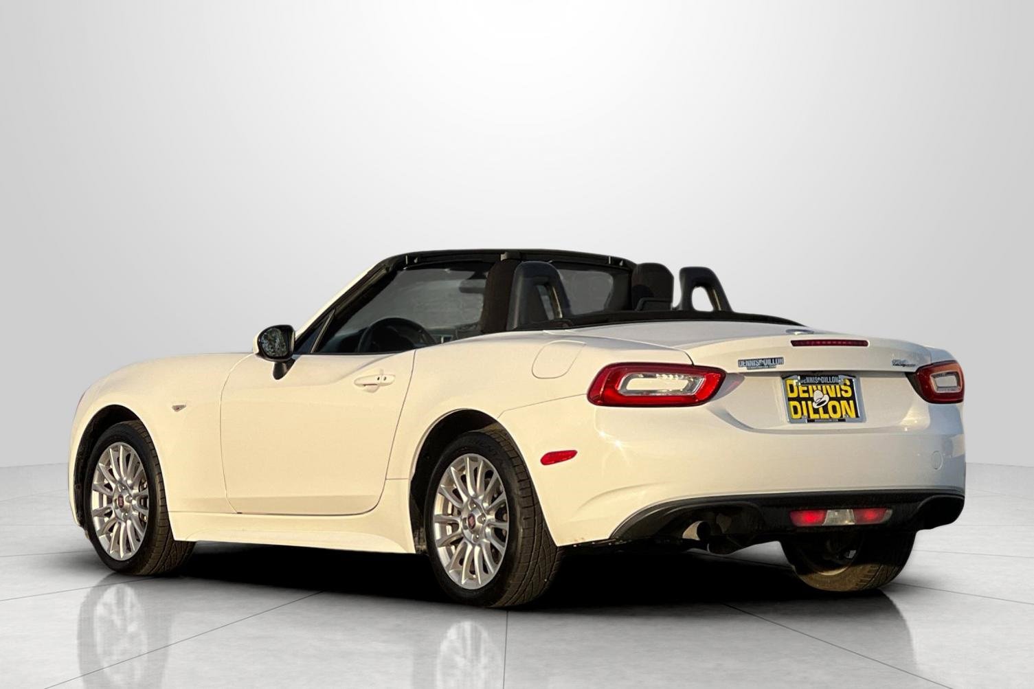Used 2017 FIAT 124 Spider Classica image 8