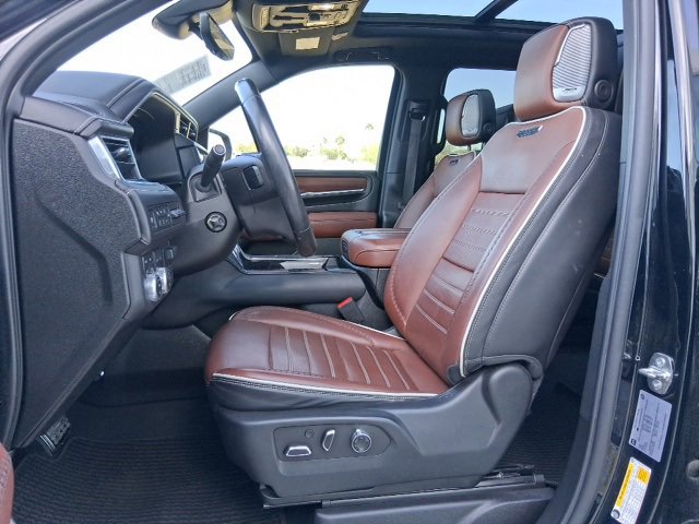 Used 2023 GMC Yukon XL Denali Ultimate image 18