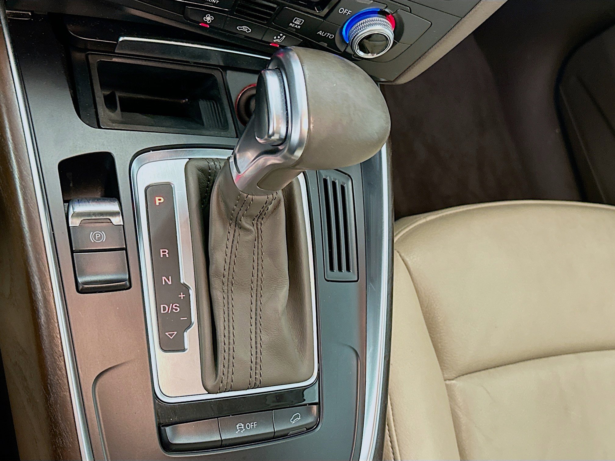 Used 2017 Audi Q5 2.0T Premium image 24