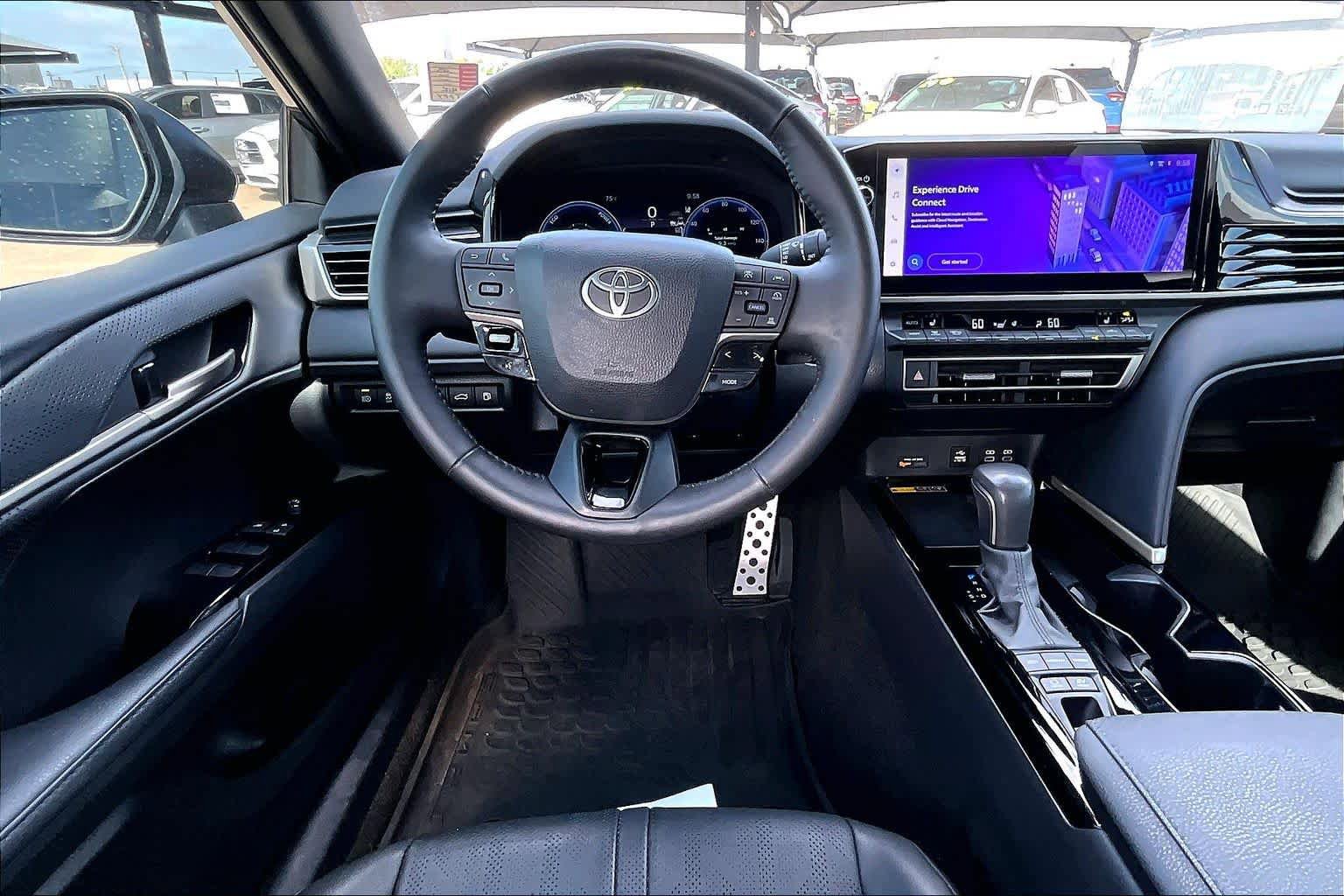 Used 2025 Toyota Camry XSE FWD image 5