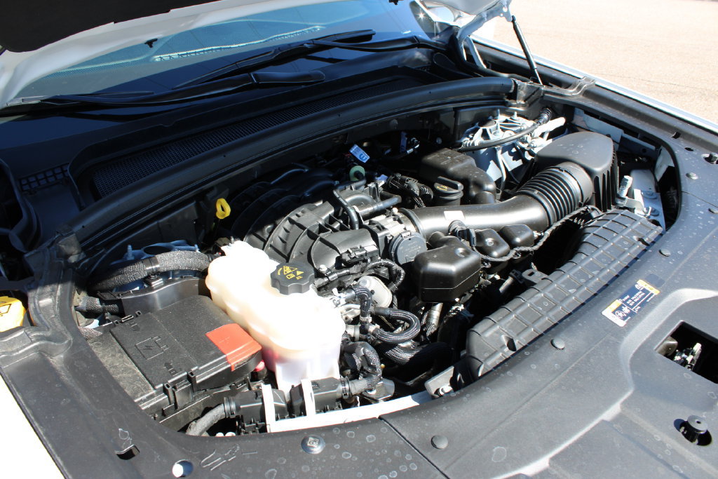Used 2025 Jeep Grand Cherokee Laredo X RWD image 18