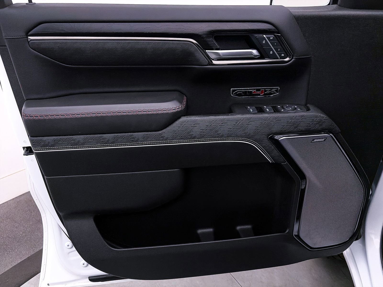 Used 2025 GMC Sierra 1500 AT4X image 20