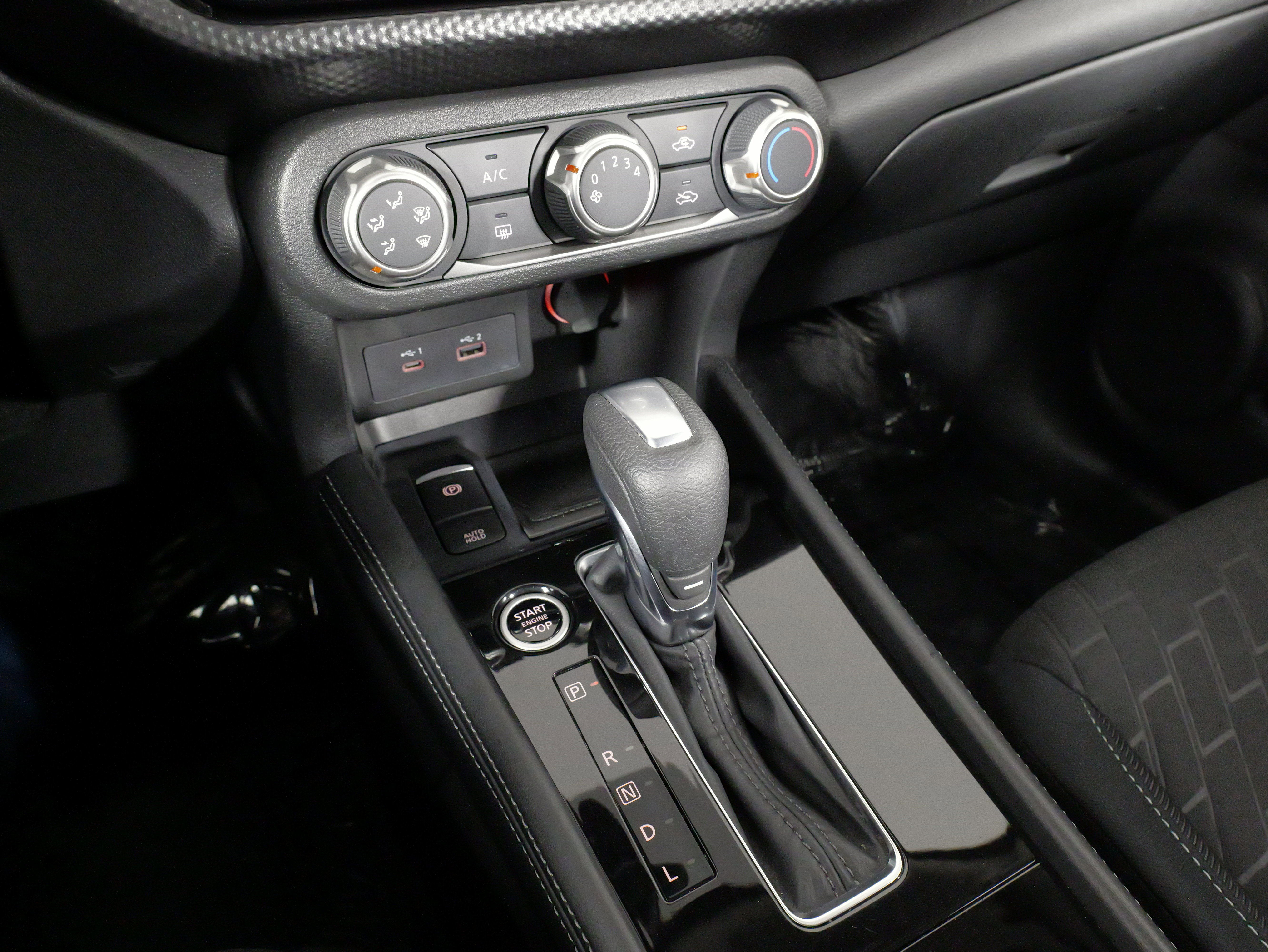 Used 2023 Nissan Kicks SV FWD image 41