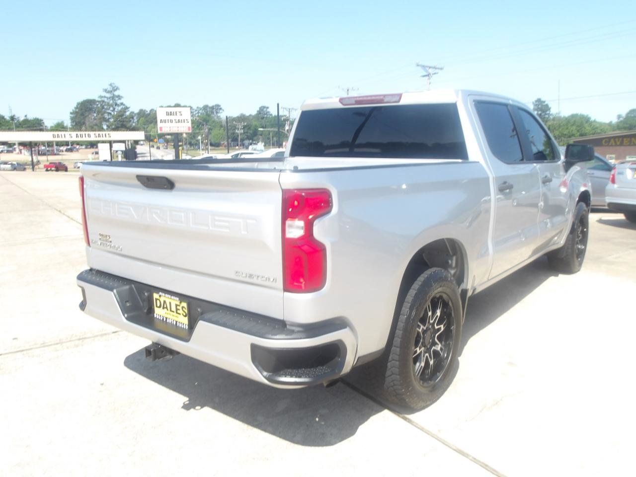 Used 2020 Chevrolet Silverado 1500 Custom w/ Custom Value Package RWD image 11